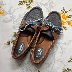 Clarks Size 6.5 Blue/Brown Loafers